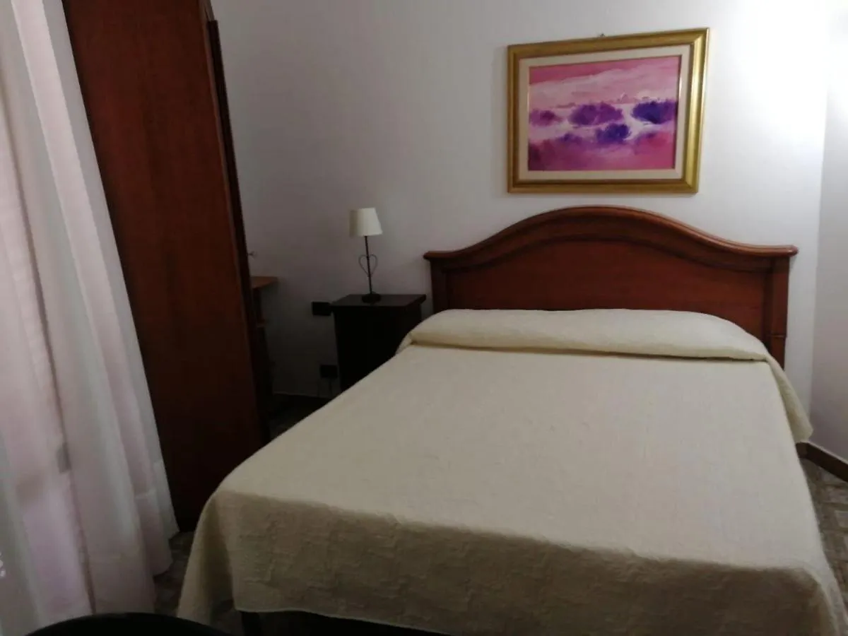 Arenella Beach Rooms 3*, Arenella (Syracuse)