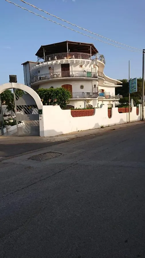 Arenella Beach Rooms Guest house