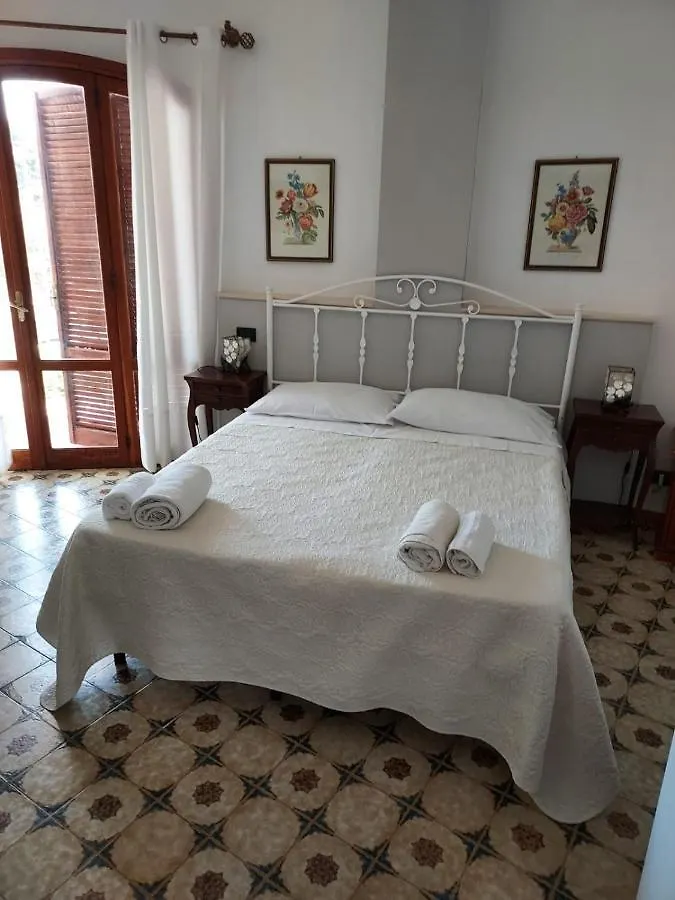 *** Gasthuis Arenella Beach Rooms Italië